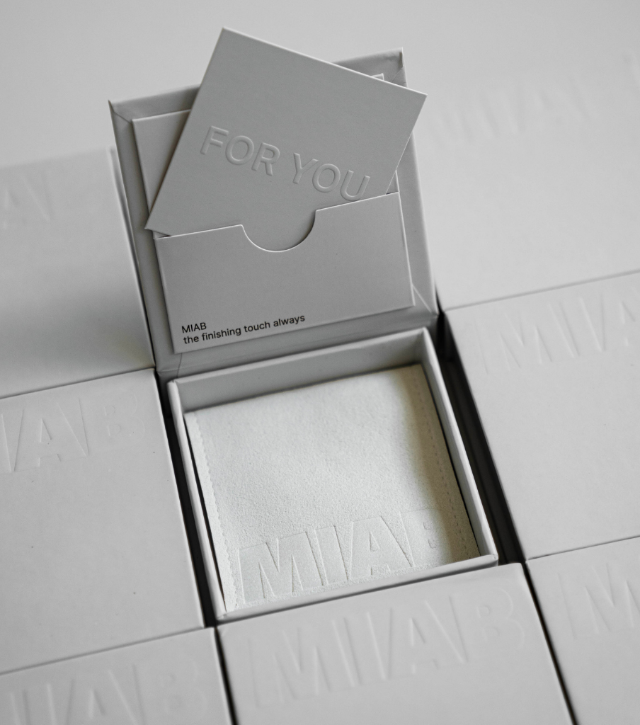 Oorbellen - thin line smoky