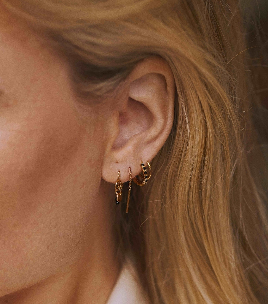 Earrings - twister sparkly black