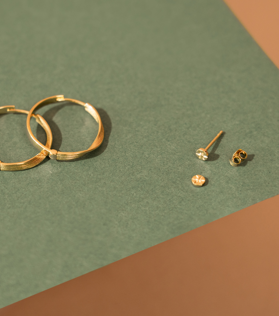 Earrings - large swirled click 