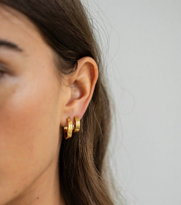 Earrings - sleek line click